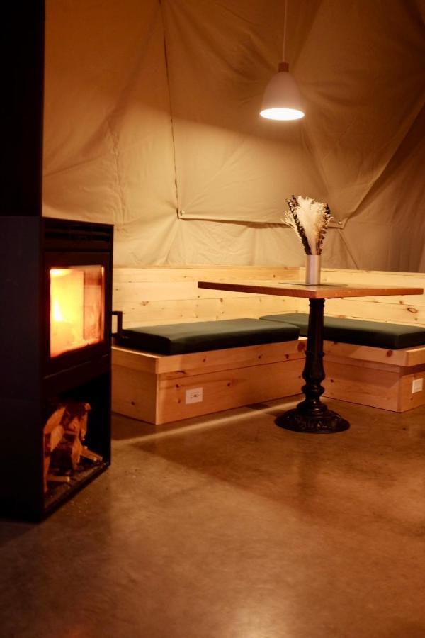 Mi-Clos - Luxury Pods With Private Jacuzzis Orford Bagian luar foto